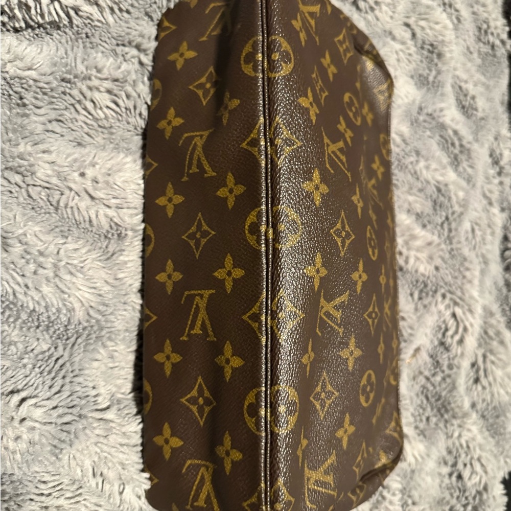 Louis Vuitton Black and Gray Photography Bag - Picture 4 of 6